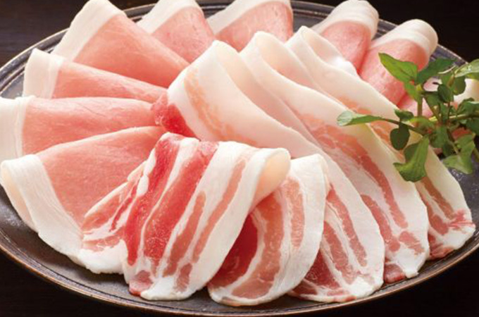 鹿児島県産黒豚の2種類の部位のしゃぶしゃぶ肉をセットにしました。　旅する売店　黒豚しゃぶしゃぶセット